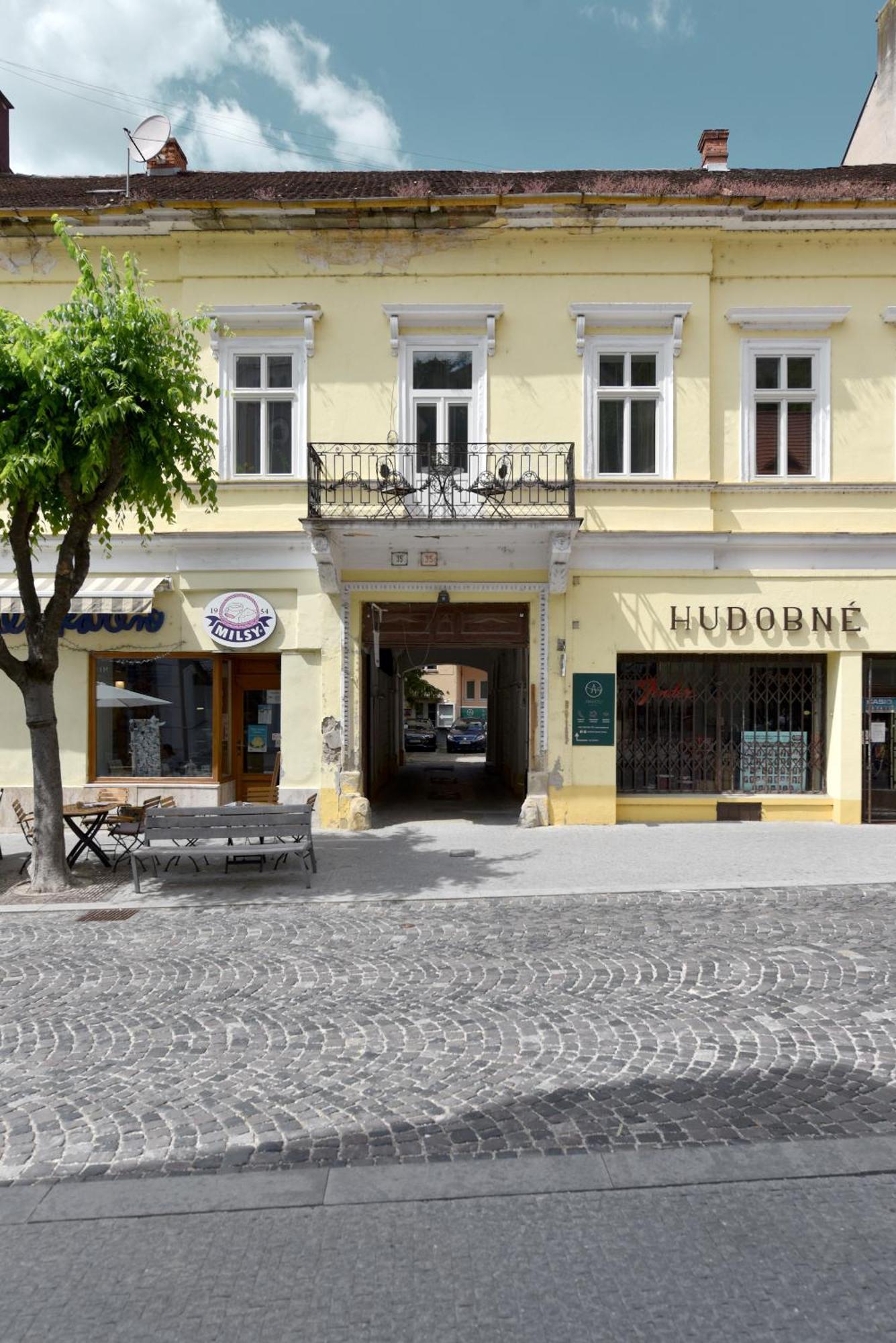 Apartman S Balkonom Trenčín Kültér fotó